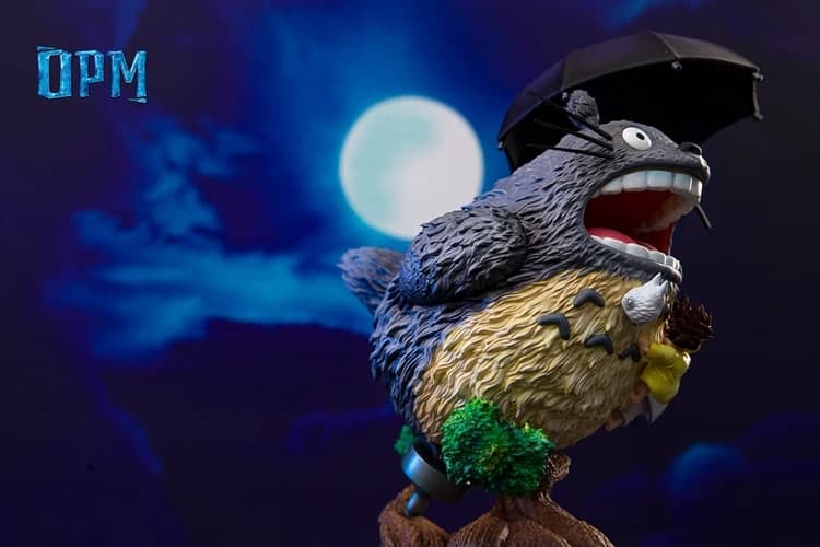 My Neighbor Totoro / Ghibli Desktop Series — holding an umbrella Totoro (OPM Studio) - 2