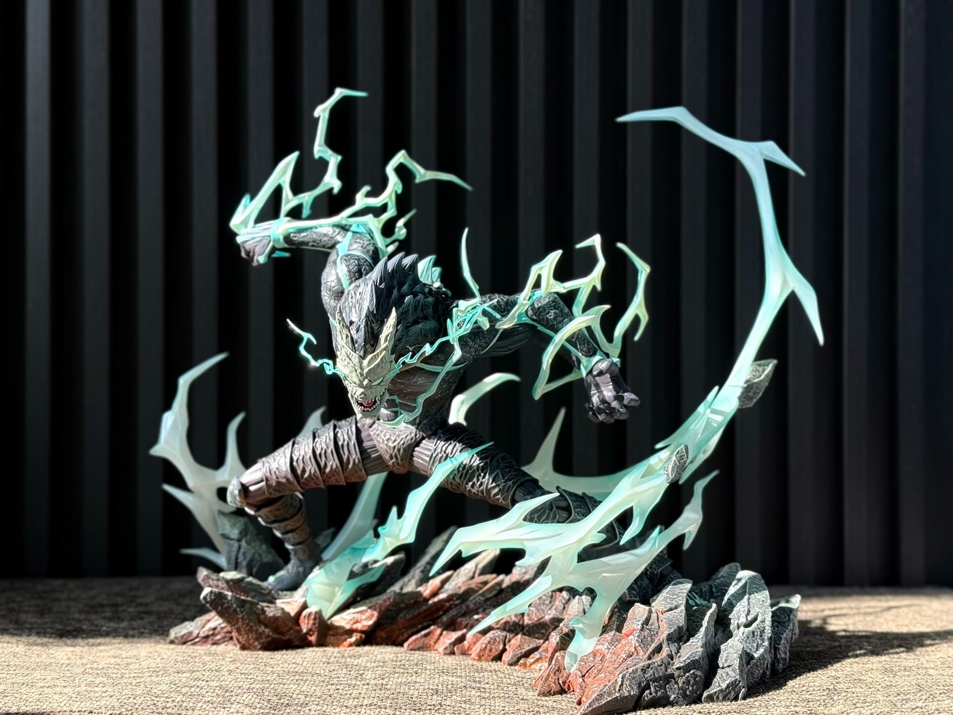 Kaiju No. 8 — Kaiju Transformation Kafka Hibino 1/6 Scale (Zhuoye Studio) - 8
